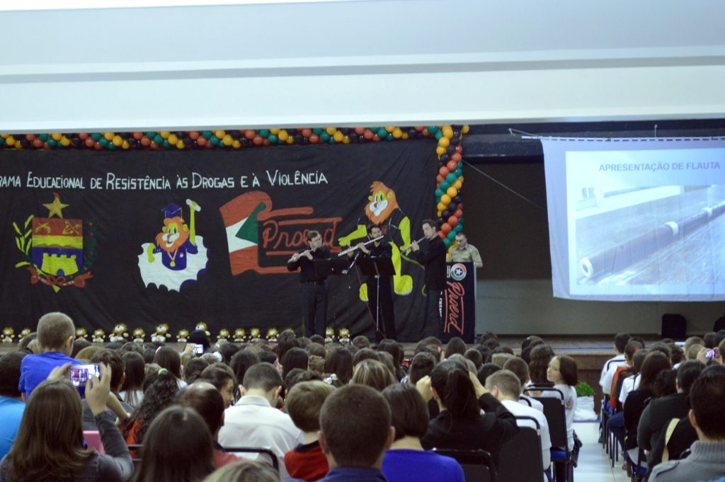 Trio de Flauta da Escola de Artes fez a apresentação de abertura da solenidade (Crédito - Batalhão de Polícia Militar)